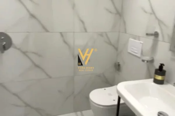 Shtepi ne shitje Apartament ne Tirane, 2+1, Mobilimi E mobiluar, Pagesa 238,000  Euro.