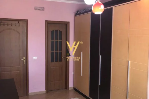 Appartamento in vendita a Tirana 2+1, Arredato