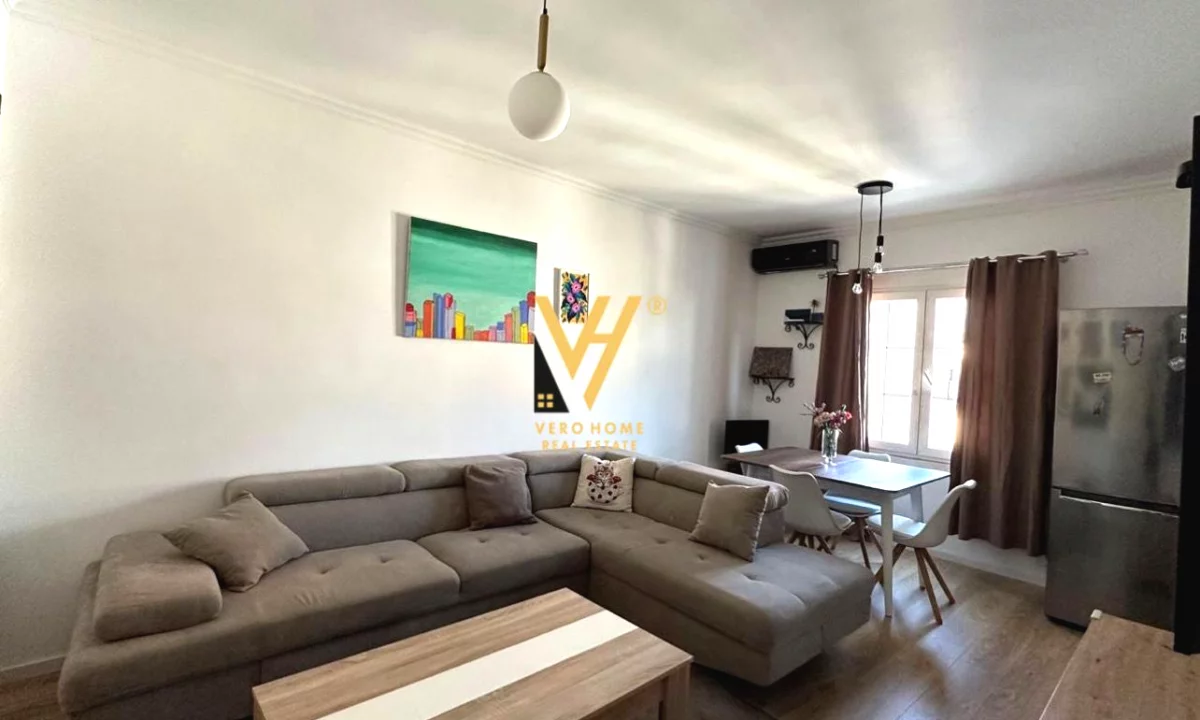 Appartamento in vendita a Tirana 1+1, Arredato