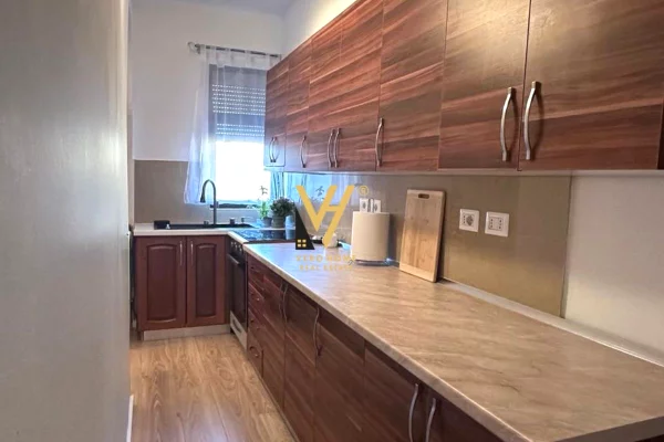 Appartamento in vendita a Tirana 1+1, Arredato