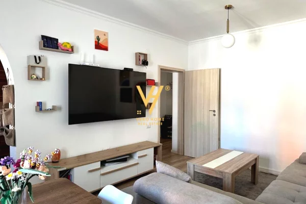 Appartamento in vendita a Tirana 1+1, Arredato