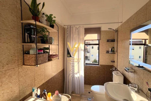 Appartamento in vendita a Tirana 1+1, Arredato