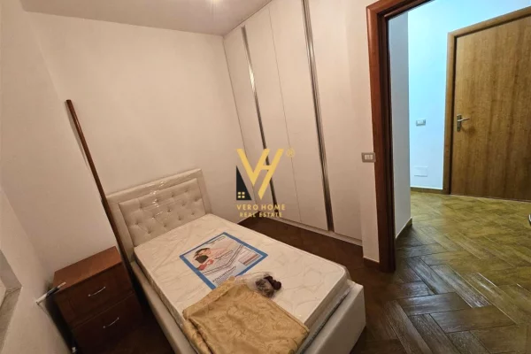 Shtepi me qera Apartament ne Tirane, 2+1, Mobilimi E mobiluar, Pagesa 75,000  Leke.