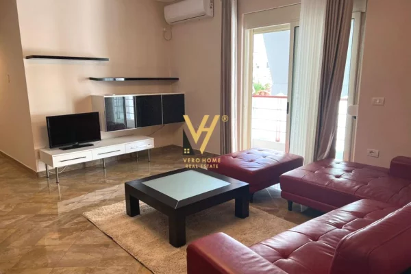 Shtepi me qera Apartament ne Tirane, 2+1, Mobilimi E mobiluar, Pagesa 650  Euro.