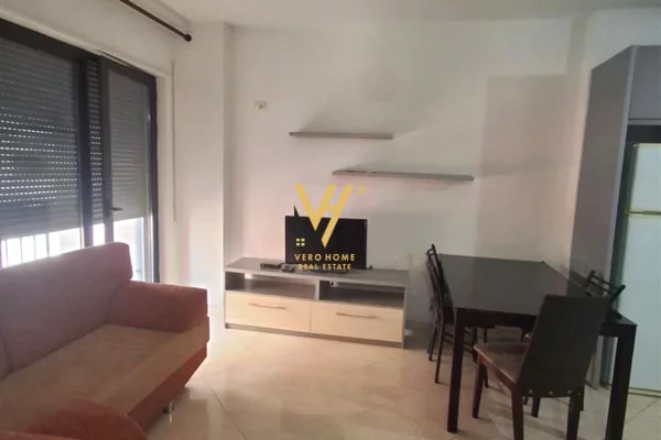 Appartamento in vendita a Tirana 2+1, Arredato