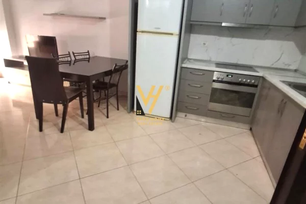 Appartamento in vendita a Tirana 2+1, Arredato