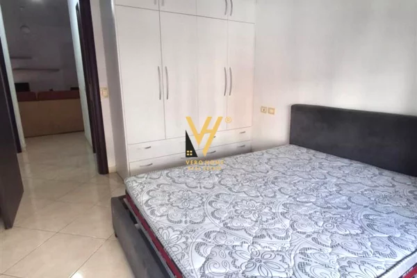 Appartamento in vendita a Tirana 2+1, Arredato