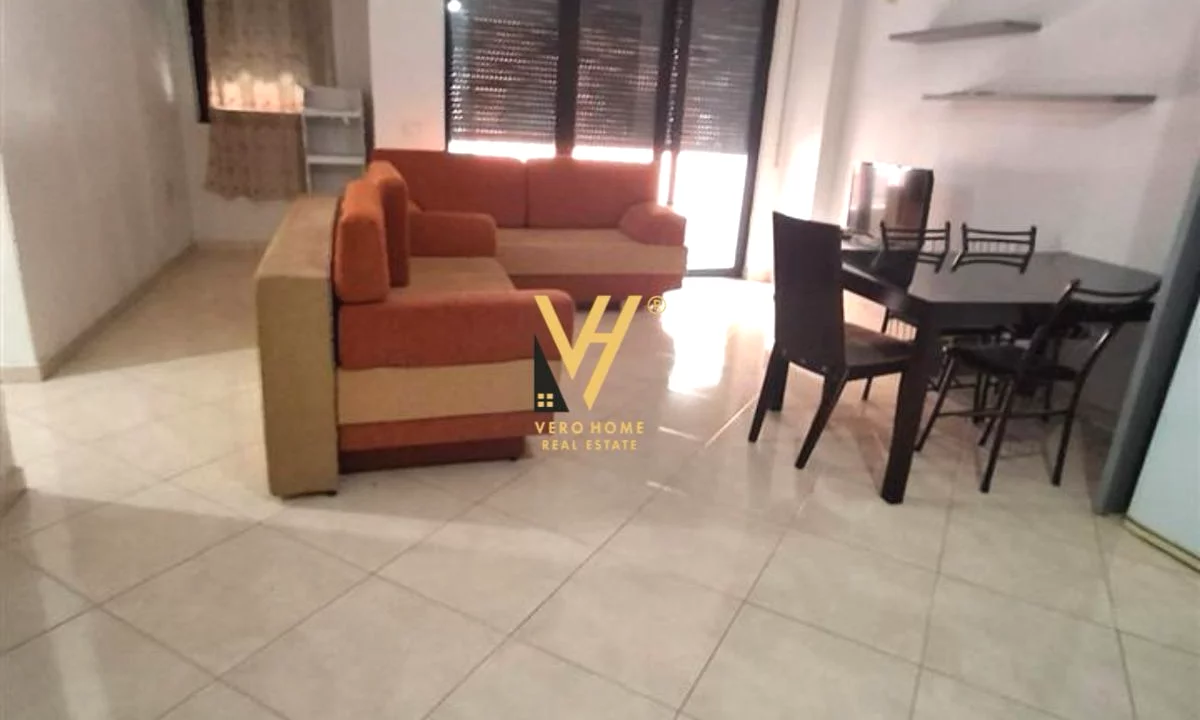 Appartamento in vendita a Tirana 2+1, Arredato