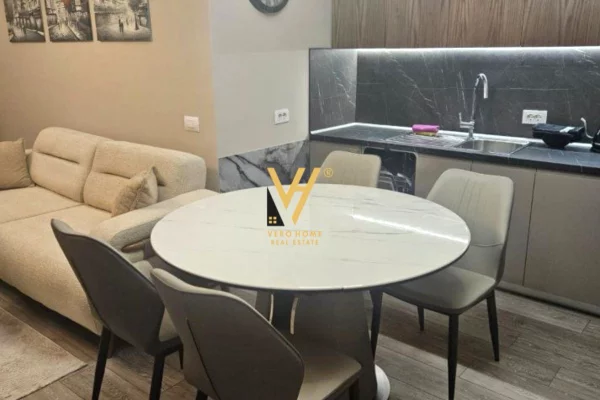 Shtepi me qera Apartament ne Tirane, 2+1, Mobilimi E mobiluar, Pagesa 700  Euro.