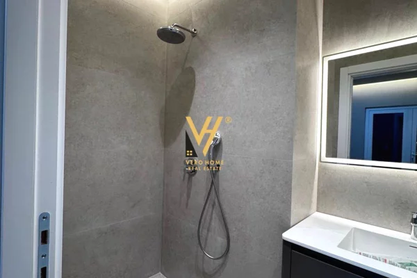 Appartamento in vendita a Tirana 2+1, Arredato