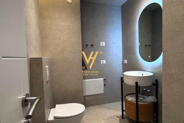 Appartamento in vendita a Tirana 2+1, Arredato