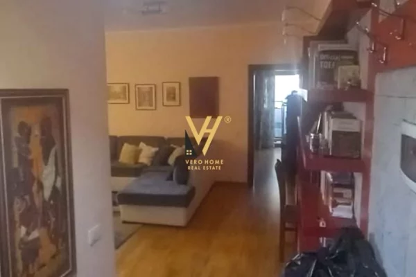 Appartamento in vendita a Tirana 2+1, Arredato