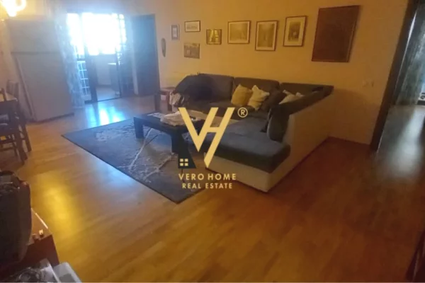 Appartamento in vendita a Tirana 2+1, Arredato