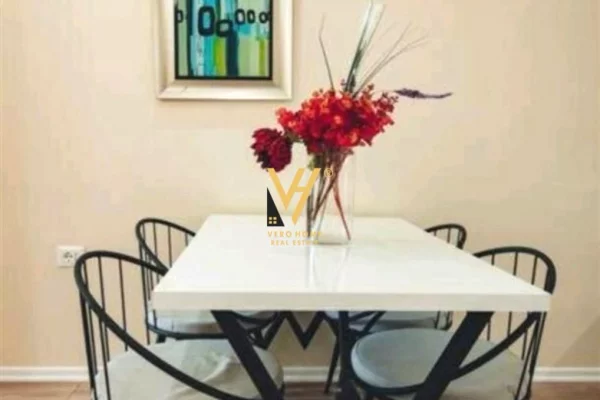 Shtepi me qera Apartament ne Tirane, 1+1, Mobilimi E mobiluar, Pagesa 650  Euro.