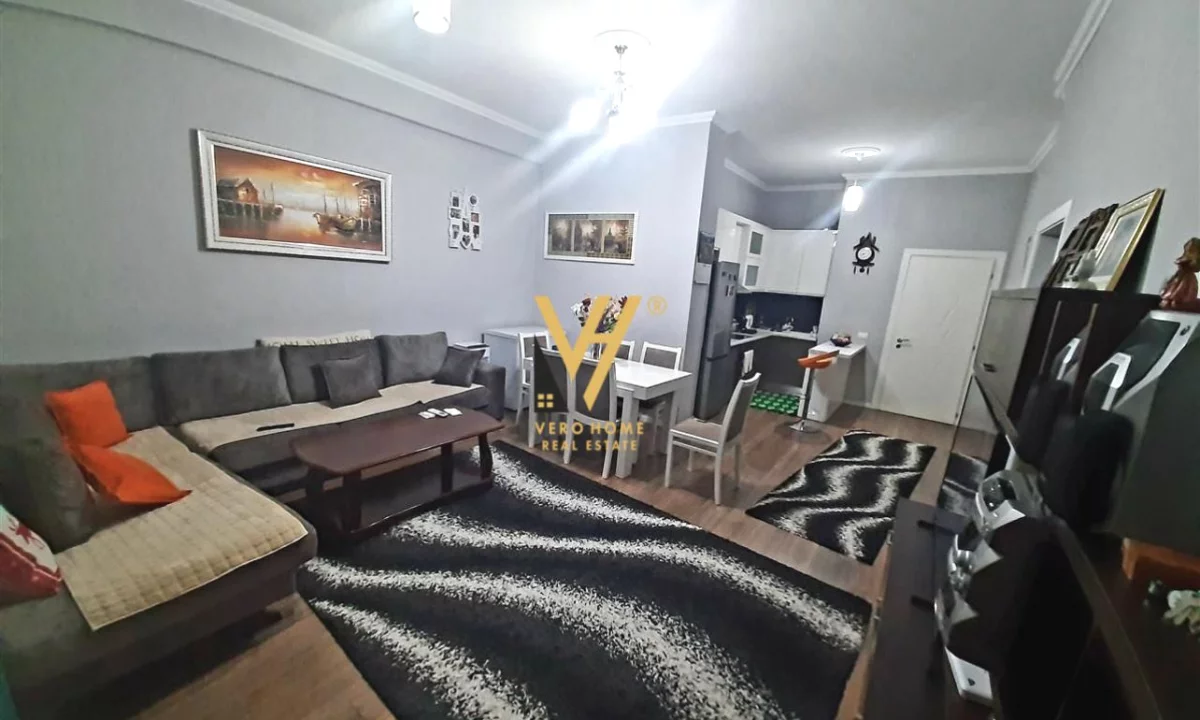 Appartamento in vendita a Tirana 2+1, Arredato