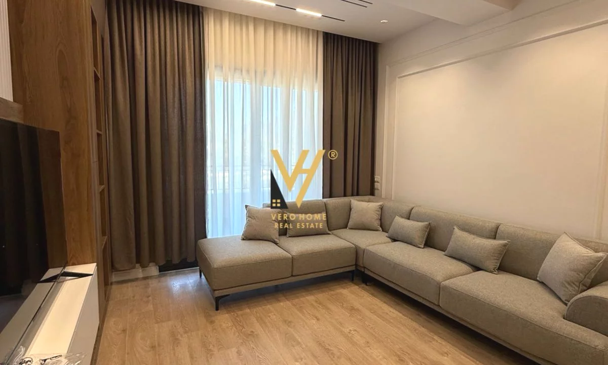 Appartamento in vendita a Tirana 2+1, Arredato