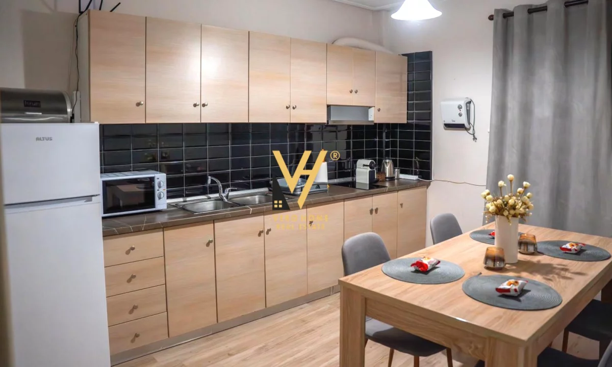 Shtepi me qera Apartament ne Tirane, 3+1, Mobilimi E mobiluar, Pagesa 60,000  Leke.