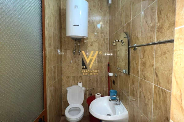 Shtepi me qera Apartament ne Tirane, 3+1, Mobilimi E mobiluar, Pagesa 70,000  Leke.