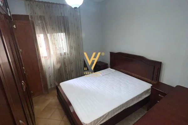 Shtepi me qera Apartament ne Tirane, 3+1, Mobilimi E mobiluar, Pagesa 70,000  Leke.