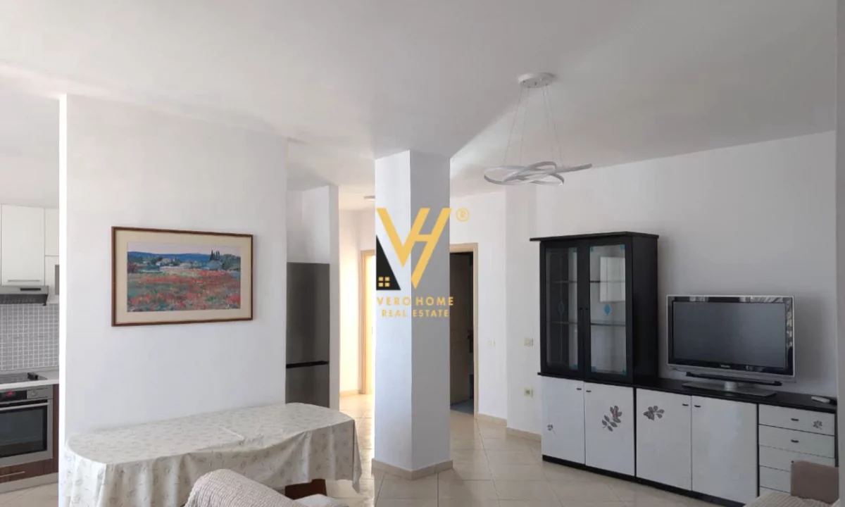 Appartamento in affitto a Tirana 2+1, Arredato