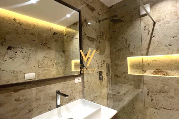 Shtepi me qera Apartament ne Tirane, 3+1, Mobilimi E mobiluar, Pagesa 2,500  Euro.