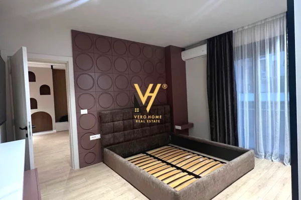 Shtepi me qera Apartament ne Tirane, 3+1, Mobilimi E mobiluar, Pagesa 2,500  Euro.