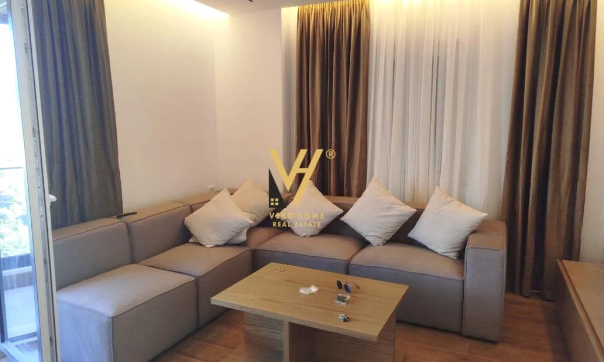 Shtepi me qera Apartament ne Tirane, 2+1, Mobilimi E mobiluar, Pagesa 1,300  Euro.