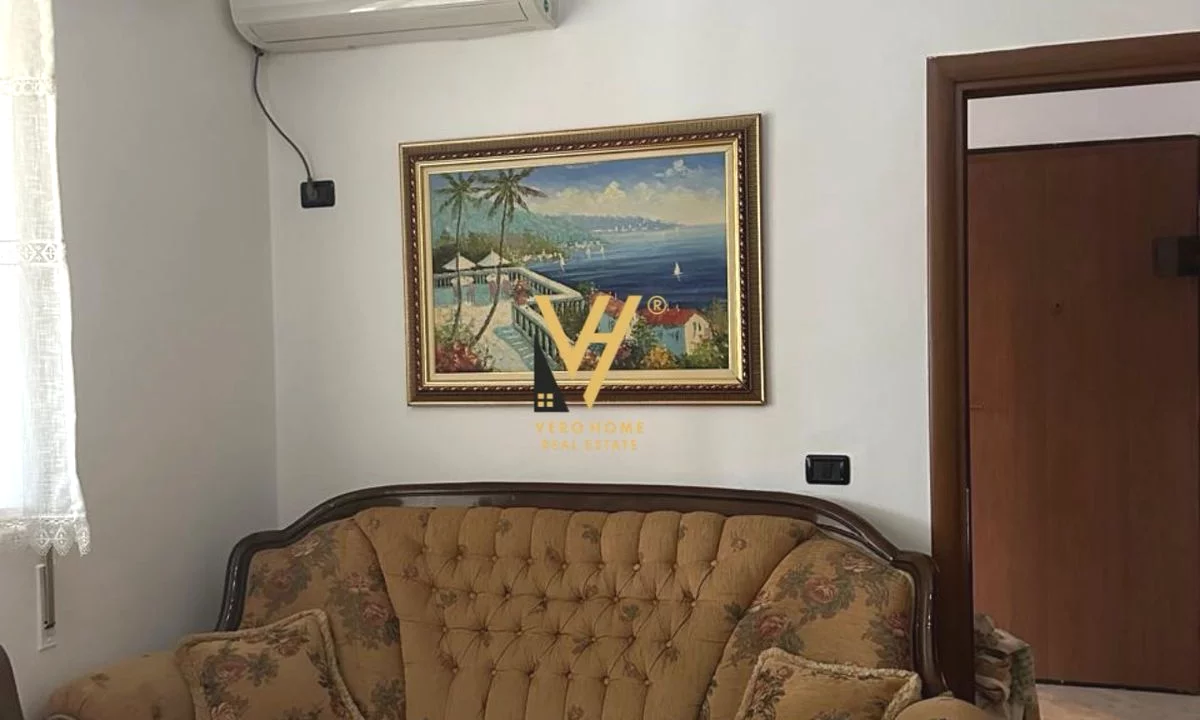 Appartamento in vendita a Tirana 1+1, Arredato