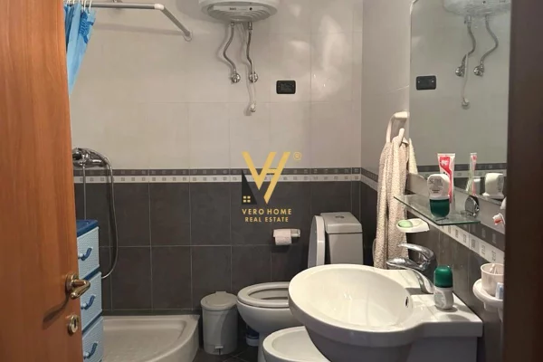 Appartamento in vendita a Tirana 1+1, Arredato