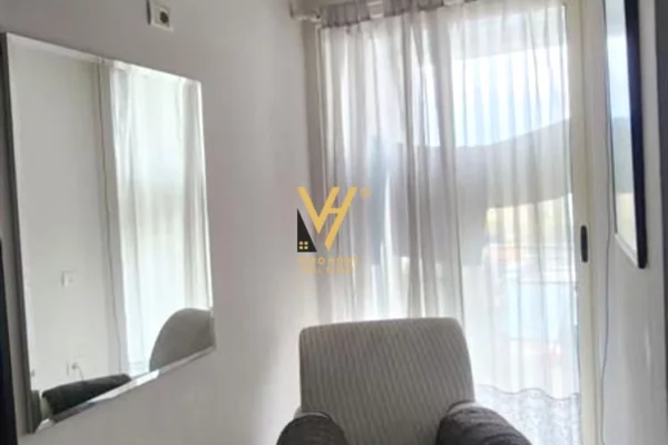 Shtepi me qera Apartament ne Tirane, 2+1, Mobilimi E mobiluar, Pagesa 50,000  Leke.