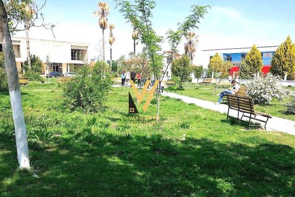 Truall ose Toke ne Lushnje - 1,300,000 Leke