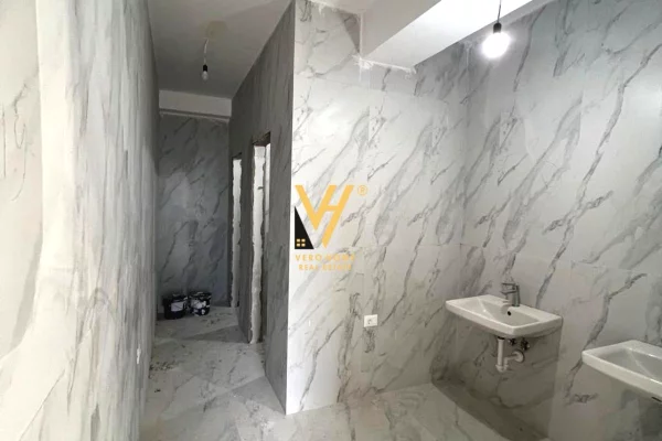 JEPET AMBIENT BIZNESI 216 M2 ME QERA TE RESIDENCA KAIMI 3.000 EURO