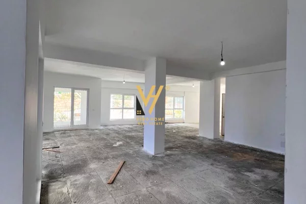 JEPET AMBIENT BIZNESI 216 M2 ME QERA TE RESIDENCA KAIMI 3.000 EURO