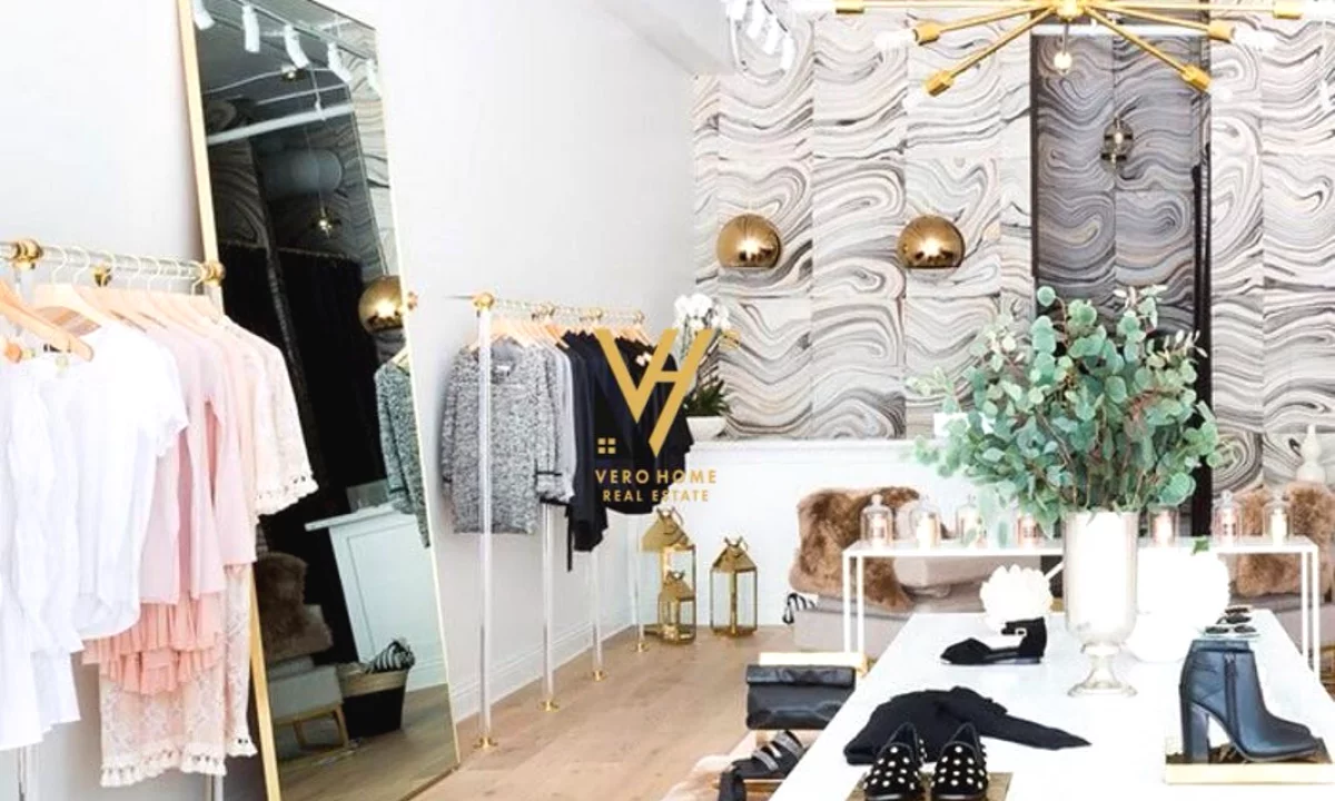 SHITET DYQAN 36 M2 TE ISH EKSPOZITA 420.000 EURO