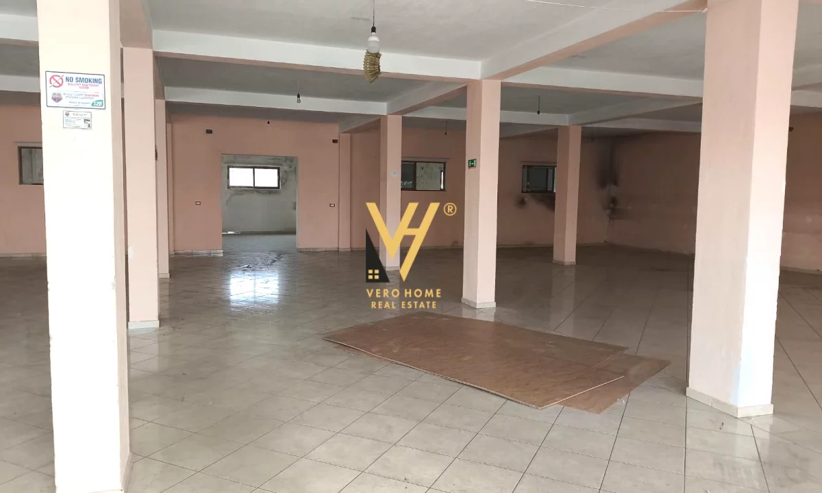 JEPET AMBIENT BIZNESI 1.400 M2 ME QERA NE KAMEZ 3.500 EURO