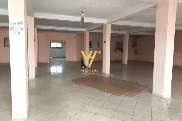 JEPET AMBIENT BIZNESI 1.400 M2 ME QERA NE KAMEZ 3.500 EURO