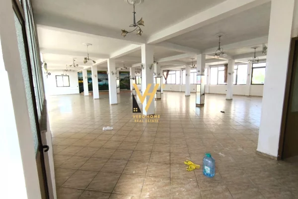 JEPET AMBIENT BIZNESI 1.400 M2 ME QERA NE KAMEZ 3.500 EURO