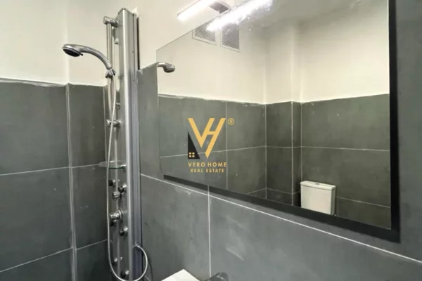 JEPET AMBIENT BIZNESI 240 M2 ME QERA NE PASKUQAN 800 EURO