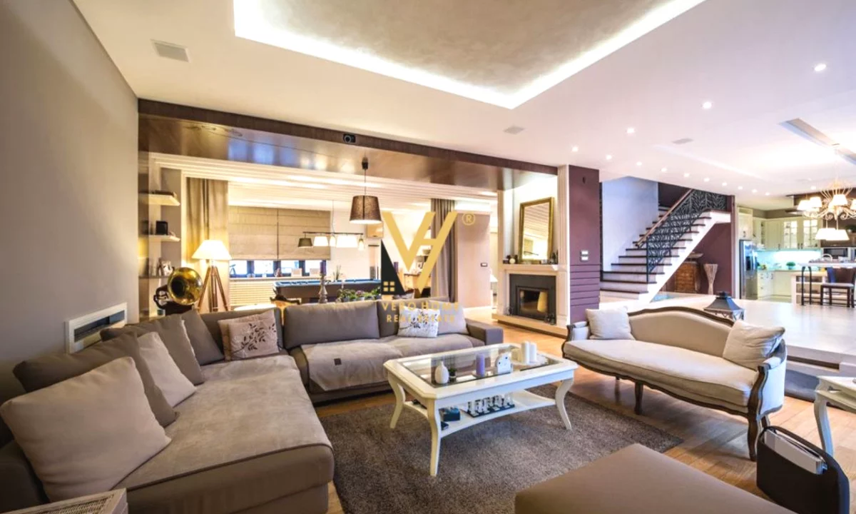 Appartamento in vendita a Tirana 2+1, Arredato