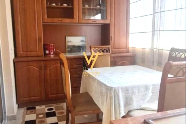 Shtepi me qera Apartament ne Tirane, 3+1, Mobilimi E mobiluar, Pagesa 50,000  Leke.