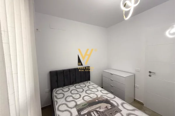 Shtepi me qera Apartament ne Tirane, 2+1, Mobilimi E mobiluar, Pagesa 1,000  Euro.