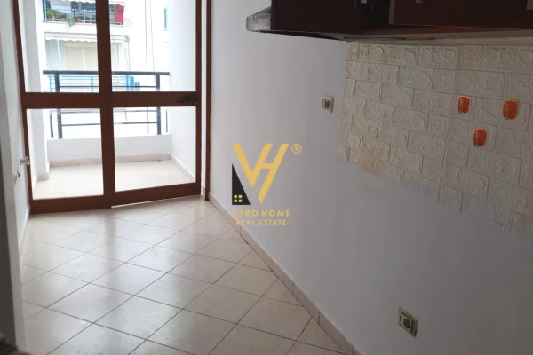 Shtepi me qera Apartament ne Tirane, 2+1, Mobilimi E mobiluar, Pagesa 35,000  Leke.