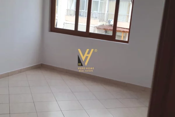 Shtepi me qera Apartament ne Tirane, 2+1, Mobilimi E mobiluar, Pagesa 35,000  Leke.