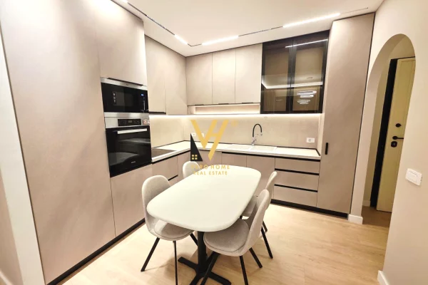 Shtepi me qera Apartament ne Tirane, 3+1, Mobilimi E mobiluar, Pagesa 1,800  Euro.