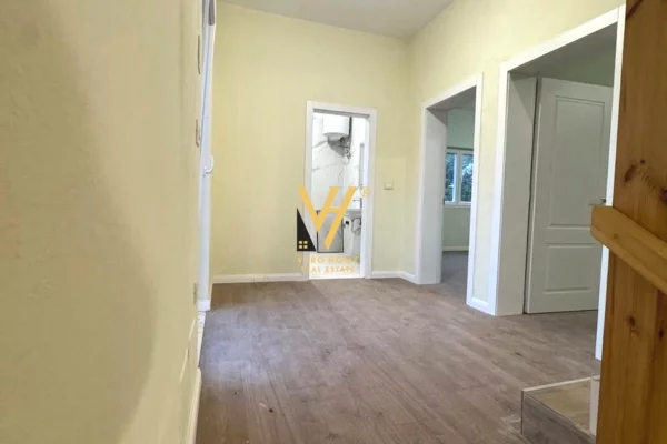 Shtepi me qera Vila Luksoze ne Tirane, 5+1, Mobilimi Bosh, pa mobiluar, Pagesa 110,000  Leke.