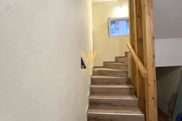 Shtepi me qera Vila Luksoze ne Tirane, 5+1, Mobilimi Bosh, pa mobiluar, Pagesa 110,000  Leke.