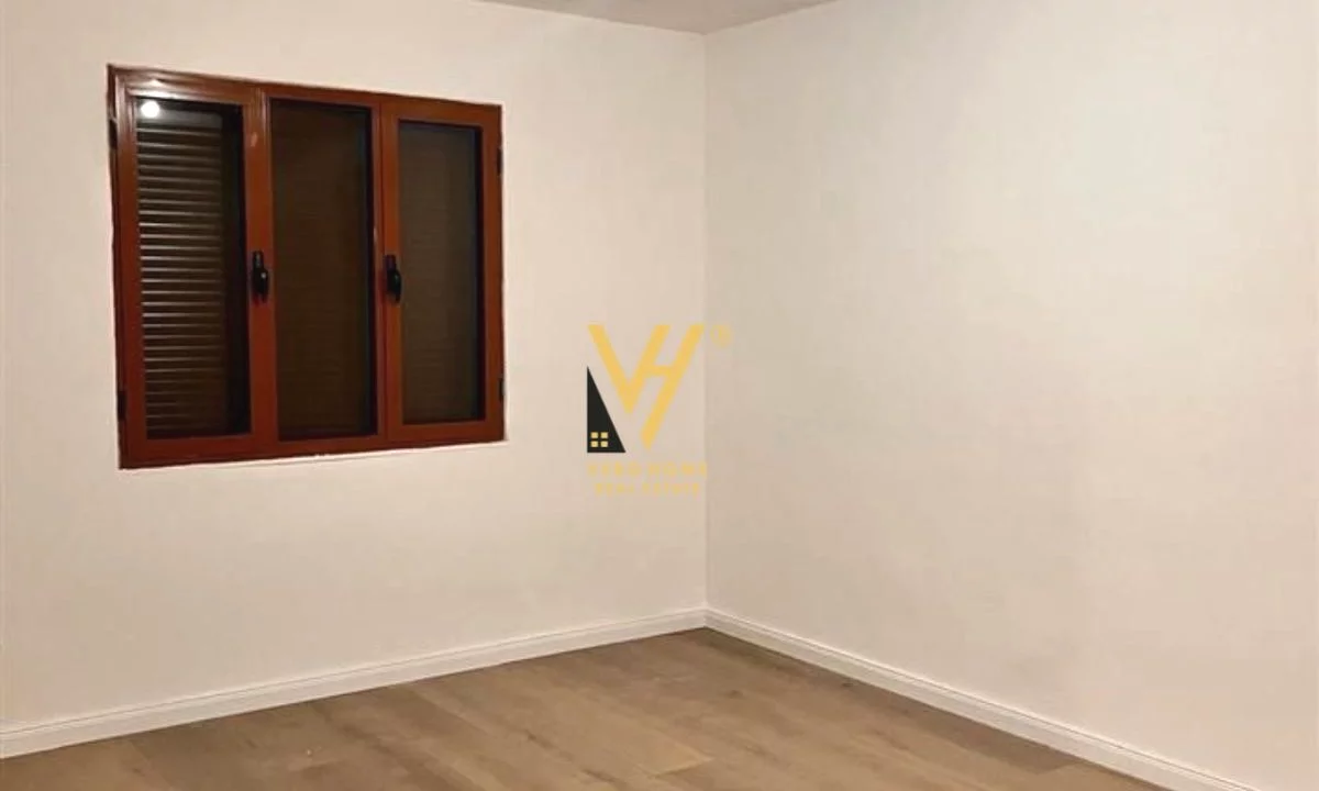 Shtepi ne shitje Apartament ne Tirane, 1+1, Mobilimi Bosh, pa mobiluar, Pagesa 7,500,000  Leke.