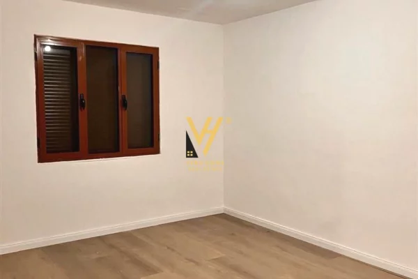 SHITET APARTAMENT 1+1+ANEKS NE KOMBINAT 7.500.000 LEKE