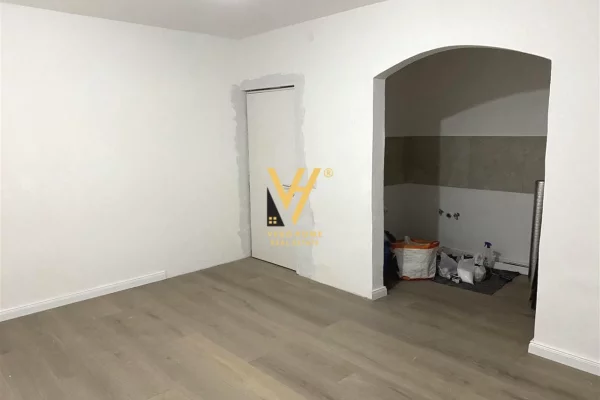 Shtepi ne shitje Apartament ne Tirane, 1+1, Mobilimi Bosh, pa mobiluar, Pagesa 7,500,000  Leke.