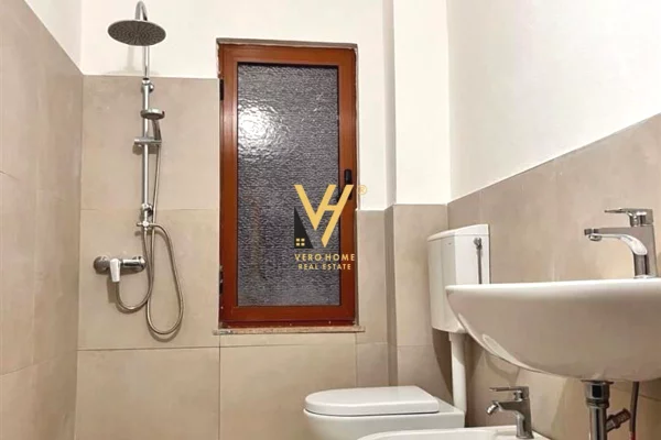 Shtepi ne shitje Apartament ne Tirane, 1+1, Mobilimi Bosh, pa mobiluar, Pagesa 7,500,000  Leke.